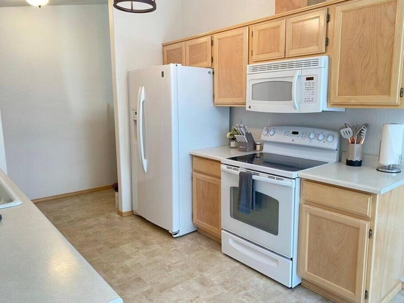 Hot Tub! King Bed-Firepitt-Near Airport& Freeway Villa Medford Dış mekan fotoğraf
